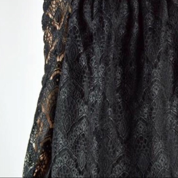 Lisa & Lucy Art Deco Lace Off the Shoulder Top - Picture 4 of 4